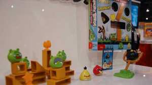 BS Toys Gioco 2 In 1: Fionda Da Tavolo E Hockey - Gioco Da Tavolo In Legno Per Bambini 6+ - Sviluppa Coordinazione E Strategia - 1-2 Giocatori
