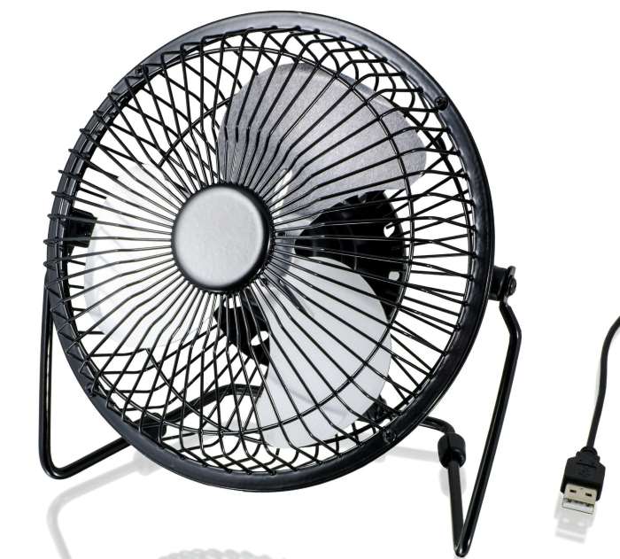 Ventilatore USB Da Tavolo Con Nebulizzatore, Batteria 8000mAh, Serbatoio 600ml, 3 Velocità, Angolo Regolabile