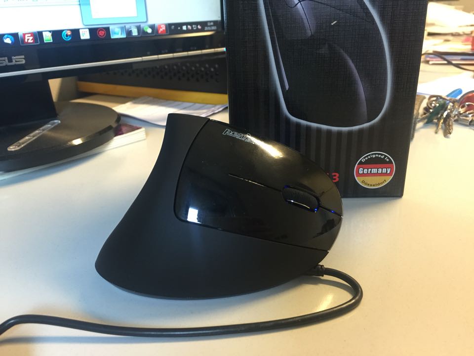 Mouse Verticale Wireless ELLENNE – Ergonomico WiFi 1600DPI, Nero