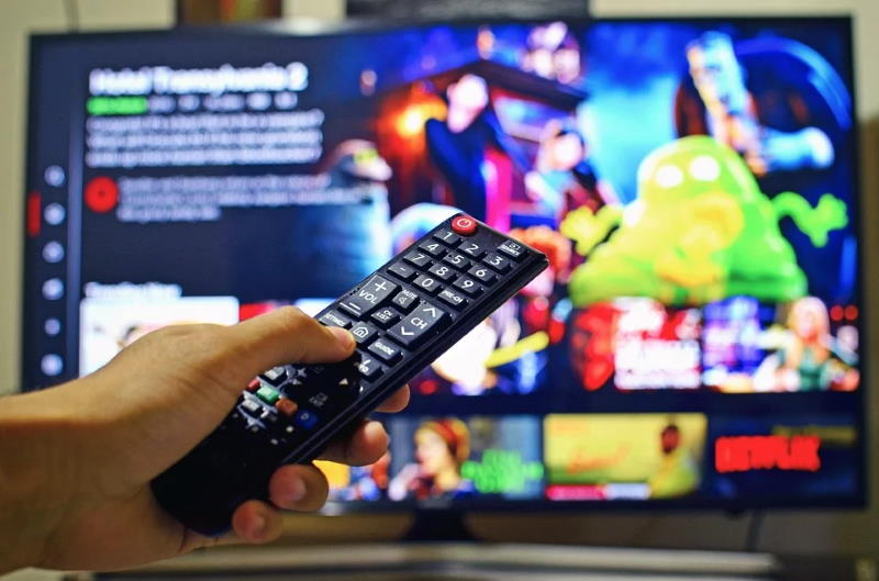 Netflix con pubblicità, quanto costa, come funziona e conviene?